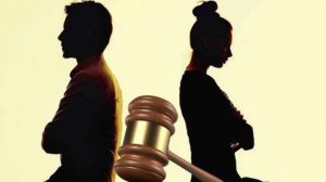 বাড়ছে ডিভোর্স : দায়ী কে?