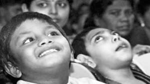 নীল আলো জ্বলে, বাস্তবতা বদলায় না