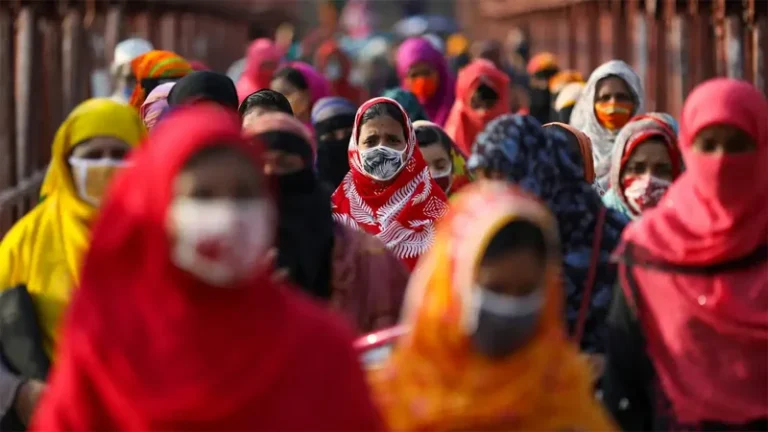 ক্ষমতা, নৈতিক স্খলন এবং অসহায় নারীর মর্যাদা